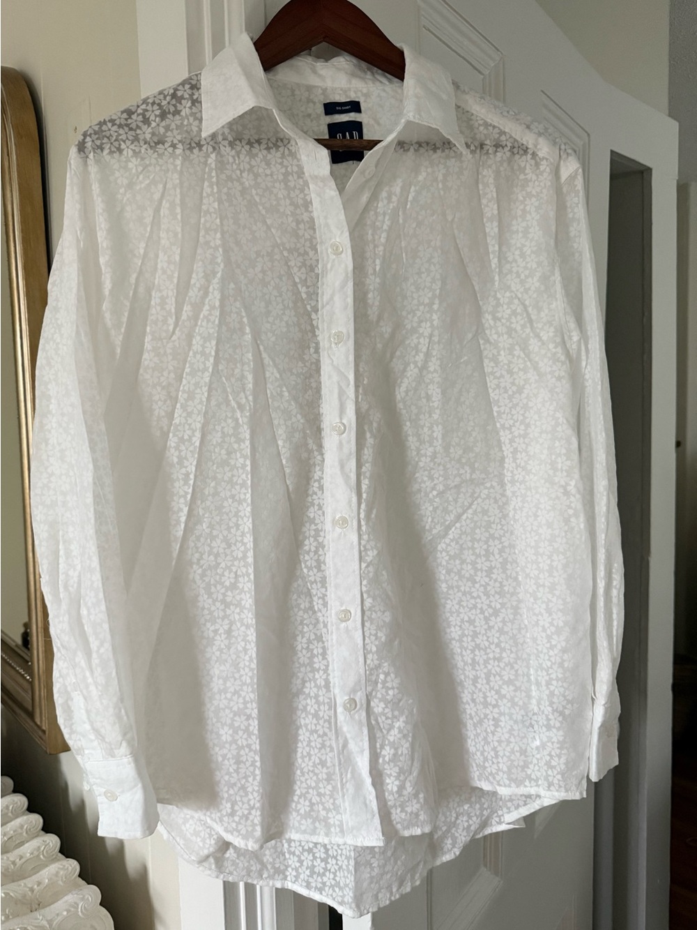 GAP White Floral Patterned Button Down Shirt